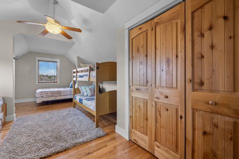 Tiny photo for 481 W Hope Avenue, Sisters, OR 97759 (MLS # 220216981)