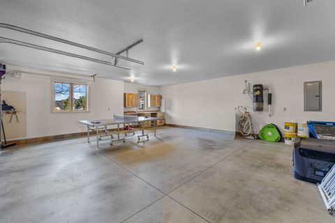 Tiny photo for 481 W Hope Avenue, Sisters, OR 97759 (MLS # 220216981)