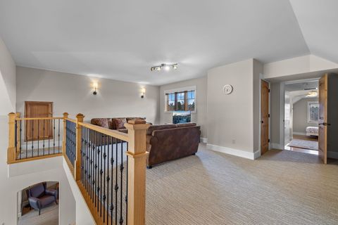 Tiny photo for 481 W Hope Avenue, Sisters, OR 97759 (MLS # 220216981)