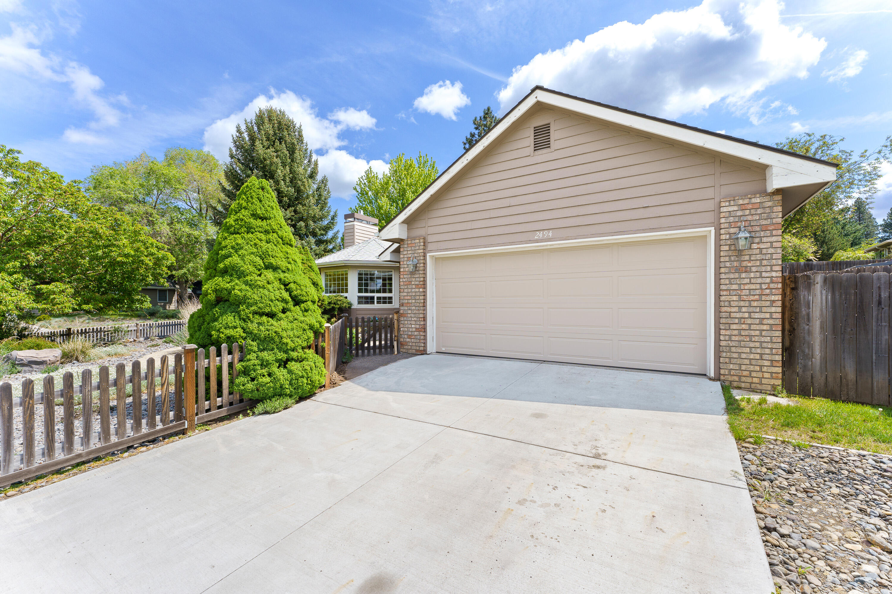 2494 NE 6th Street