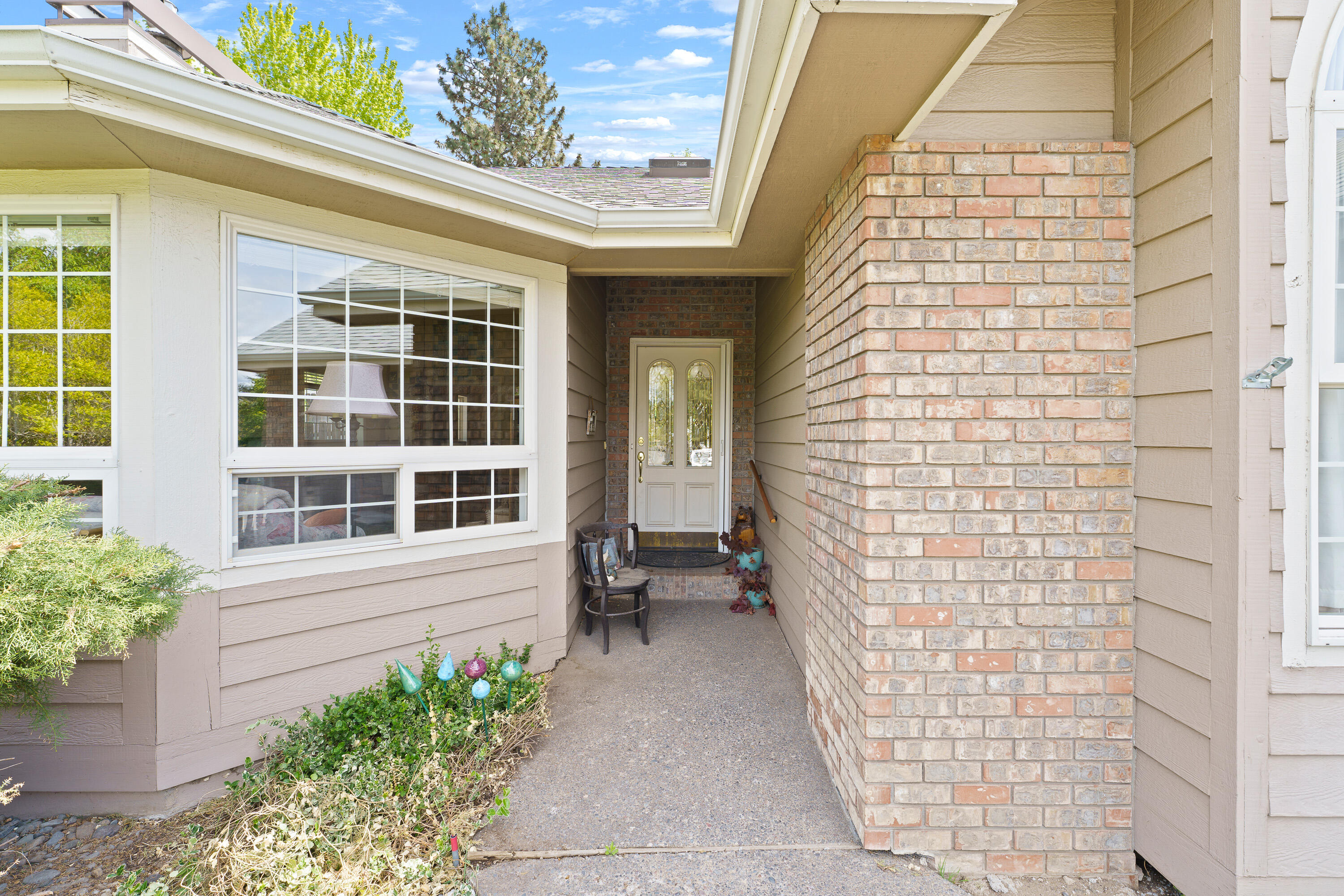 2494 NE 6th Street