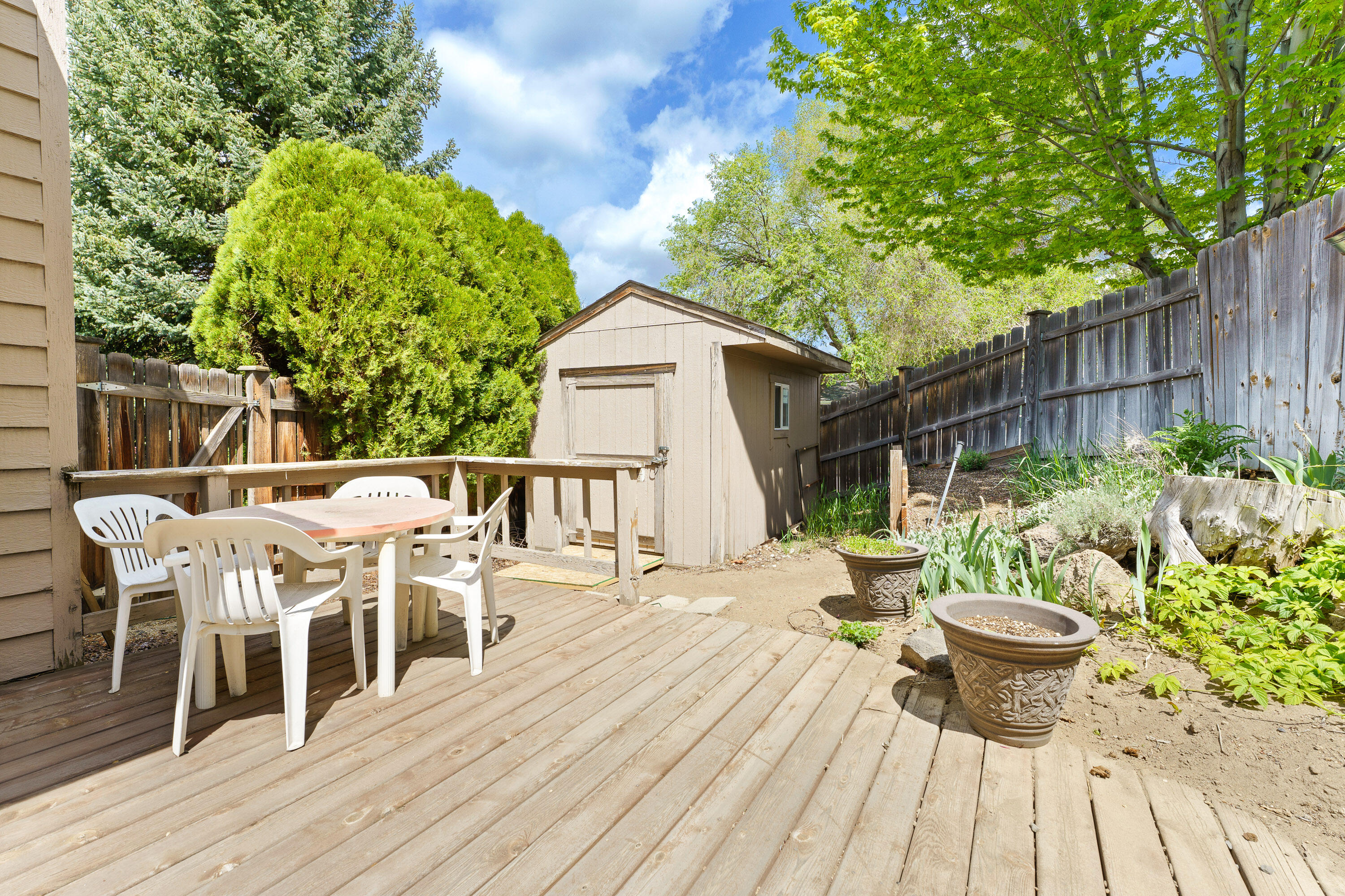 2494 NE 6th Street