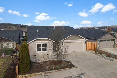 Tiny photo for 3471 Cascara Street, Medford, OR 97504 (MLS # 220215769)