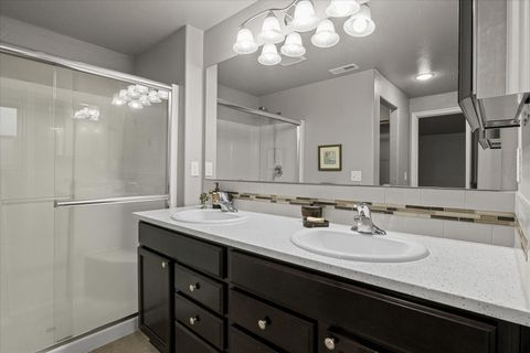 Tiny photo for 3471 Cascara Street, Medford, OR 97504 (MLS # 220215769)