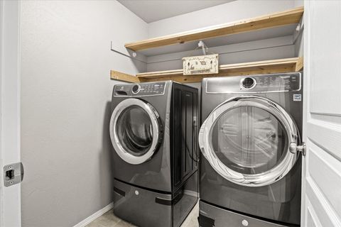 Tiny photo for 3471 Cascara Street, Medford, OR 97504 (MLS # 220215769)