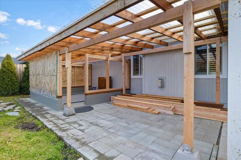 Tiny photo for 3471 Cascara Street, Medford, OR 97504 (MLS # 220215769)