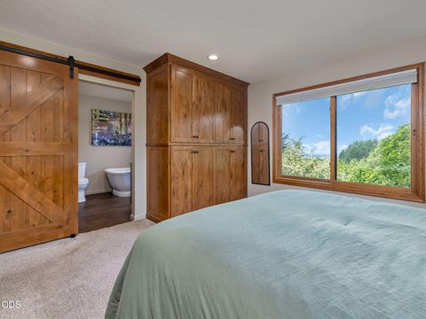 Tiny photo for 36159 SW Viewridge Lane, Hillsboro, OR 97123 (MLS # 220223523)