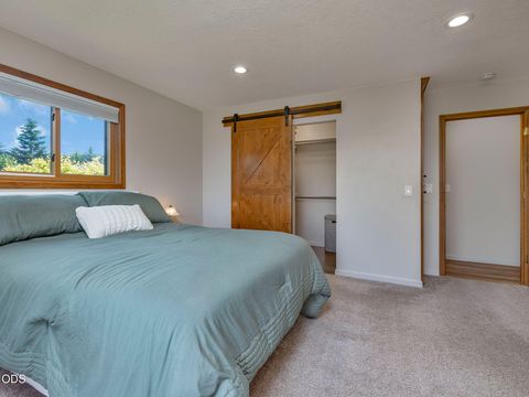 Tiny photo for 36159 SW Viewridge Lane, Hillsboro, OR 97123 (MLS # 220223523)