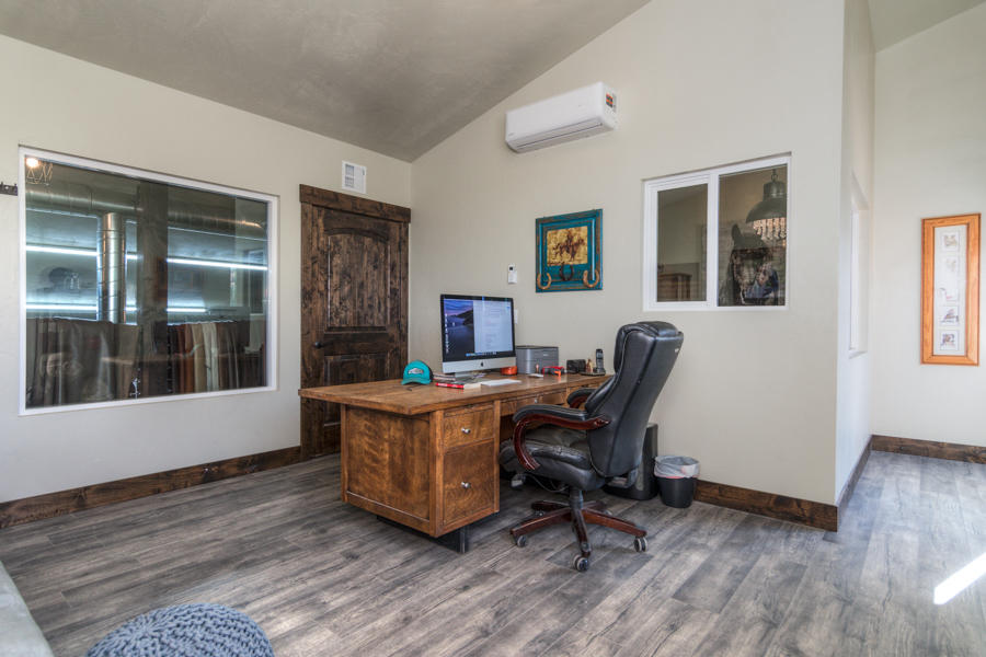 Townsite Of Laidlaw - Commercial Sale