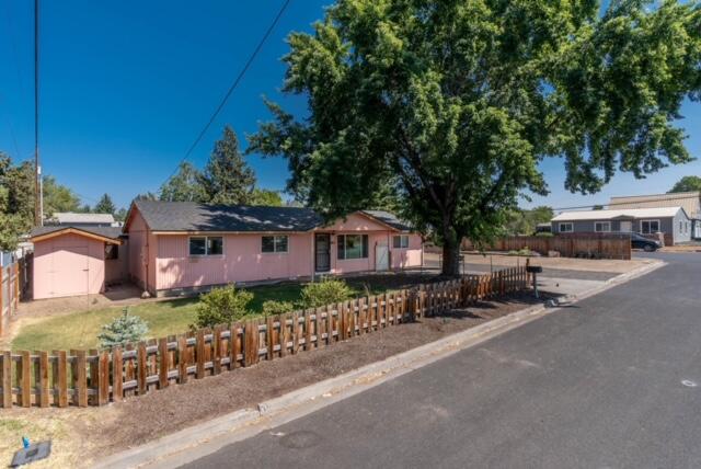 South Moreland Acres - Residential