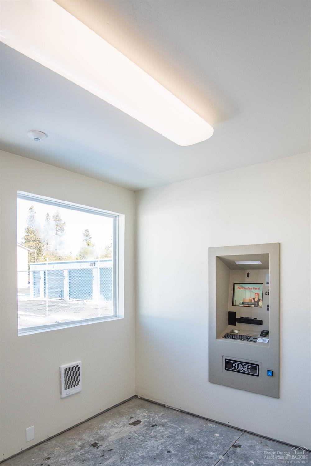 CLAL - Commercial Sale