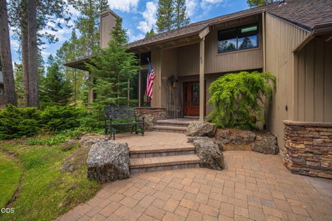Tiny photo for 57785 Ribes Lane #4, Sunriver, OR 97707 (MLS # 220225499)