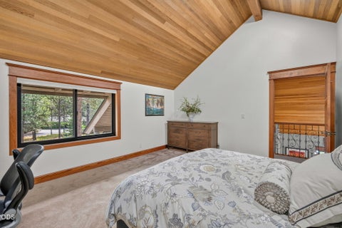 Tiny photo for 57785 Ribes Lane #4, Sunriver, OR 97707 (MLS # 220225499)