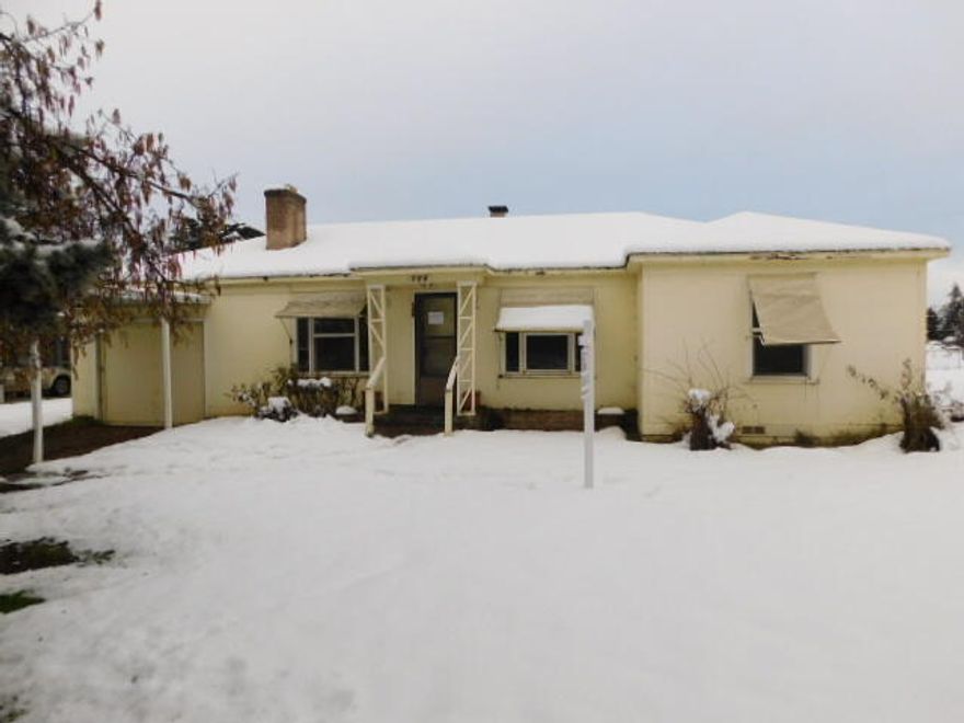 Two homes on one lot! Two homes for half the price of one! Great opportunity for investors, extended households, or homeowners looking for a additional income. The back unit appears to have had updates to the kitchen, bath, and vinyl windows. Quiet street. Cash/hard money/rehab financing please. See Instructions.