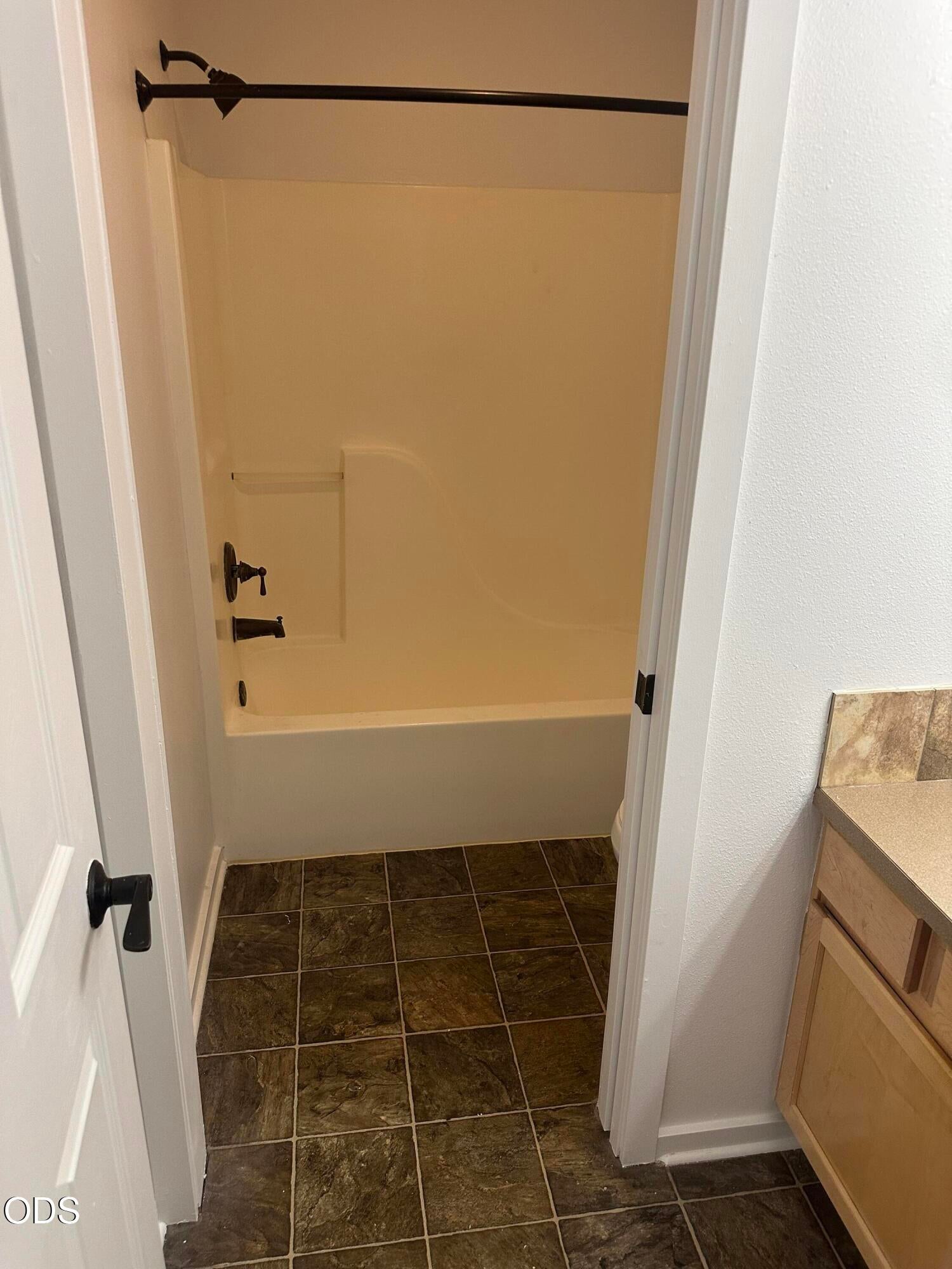 1929 NW Monterey Pines 6 Drive UNIT 25