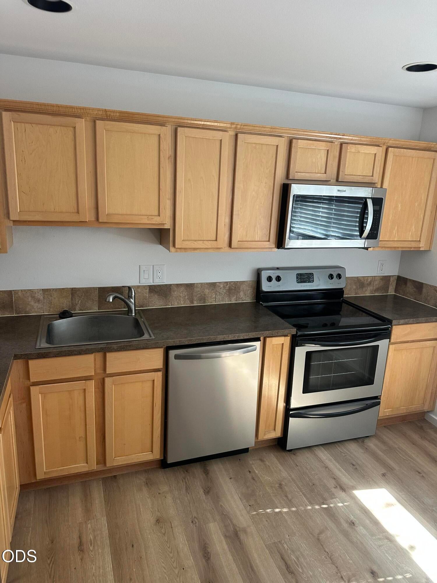 1929 NW Monterey Pines 6 Drive UNIT 25