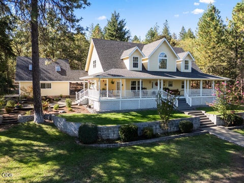 Photo of 2452 Hugo Road, Merlin, OR 97532 (MLS # 220228903)