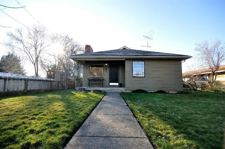 Right location, right price for this charming cottage in Old East Medford. Recent updates include granite counters and fireplace surround, slate floors in kitchen/dining room. Corner lot which gives potential of garage/shop, RV parking, ADU... you decide