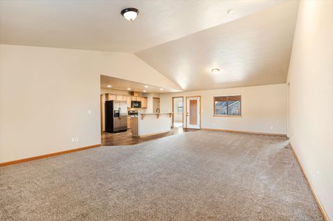 Tiny photo for 722 NE Redwood Avenue, Redmond, OR 97756 (MLS # 220212740)