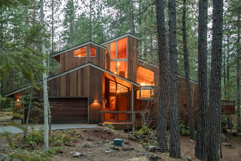 Photo of 13341 Sweet Flag, Sisters, OR 97759 (MLS # 220217281)