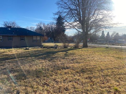 Tiny photo for 5201 Bryant Avenue, Klamath Falls, OR 97603 (MLS # 220214905)