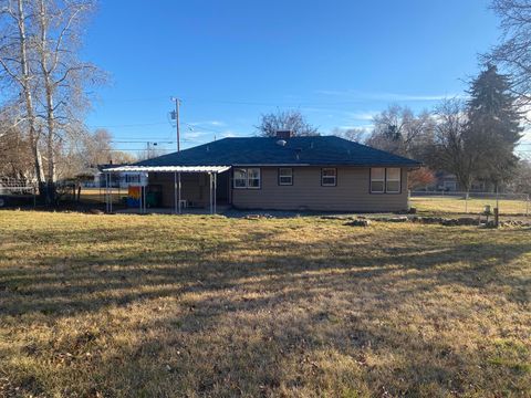 Tiny photo for 5201 Bryant Avenue, Klamath Falls, OR 97603 (MLS # 220214905)