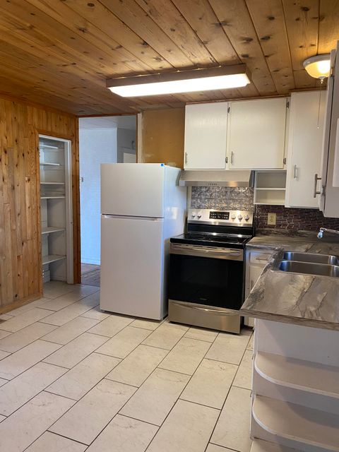 Tiny photo for 5201 Bryant Avenue, Klamath Falls, OR 97603 (MLS # 220214905)