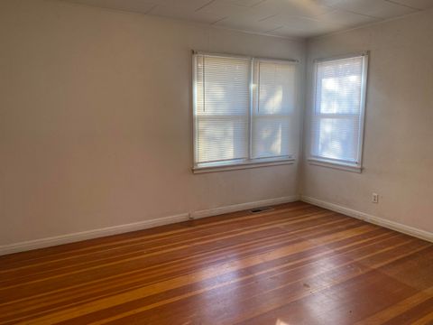 Tiny photo for 5201 Bryant Avenue, Klamath Falls, OR 97603 (MLS # 220214905)