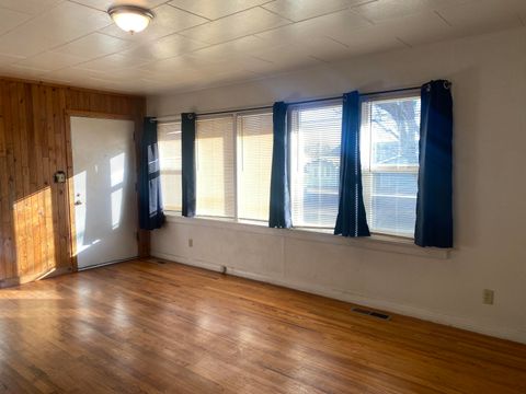 Tiny photo for 5201 Bryant Avenue, Klamath Falls, OR 97603 (MLS # 220214905)