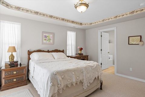 Tiny photo for 404 Mountain Paradise Drive, Grants Pass, OR 97526 (MLS # 220214807)