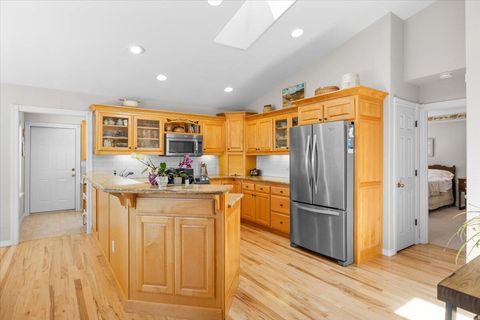 Tiny photo for 404 Mountain Paradise Drive, Grants Pass, OR 97526 (MLS # 220214807)