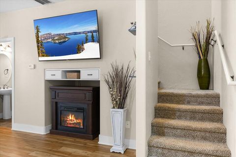 Tiny photo for 2210 E Barnett Road #6, Medford, OR 97504 (MLS # 220215706)