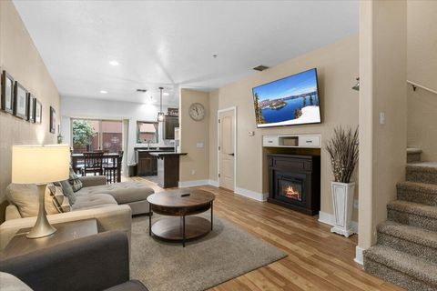 Tiny photo for 2210 E Barnett Road #6, Medford, OR 97504 (MLS # 220215706)