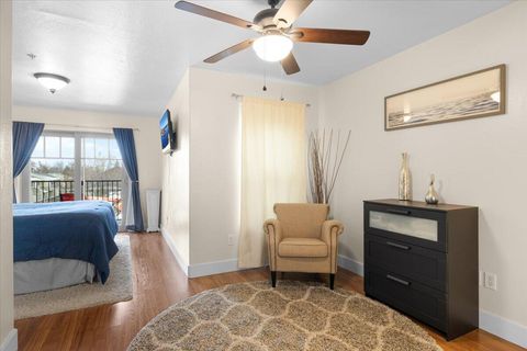 Tiny photo for 2210 E Barnett Road #6, Medford, OR 97504 (MLS # 220215706)
