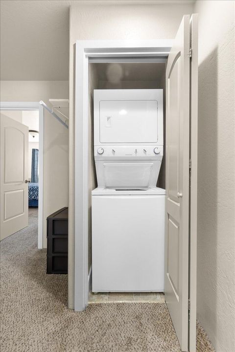 Tiny photo for 2210 E Barnett Road #6, Medford, OR 97504 (MLS # 220215706)