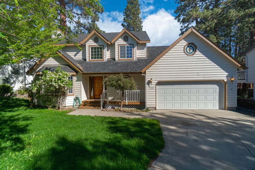 Quiet SE Bend neighborhood, Larkspur trail outside your back gate. Plus path to the new Larkspur Community Center & park which includes a pool, at the end of the cul-de-sac! This home offers 3 bedrooms, 2.5 bathrooms, a dining nook & additional eating area, three additional living spaces. Built in office nook & pantry. Two gas fireplaces; one in living room, one in upstairs master.   Fenced backyard, established neighborhood with mature landscape providing a peaceful setting.
There have been several updates in the last 10 years.   Roof, 2011,  Lennox gas furnace & A/C unit 2015,  dishwasher 2017,  garage door 2018, Whirlpool gas range/oven 2021 along with several other items.
  No CC&R's or HOA.