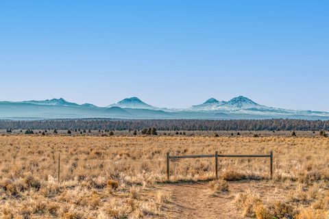 Tiny photo for 66830 Central Street, Bend, OR 97703 (MLS # 220213299)