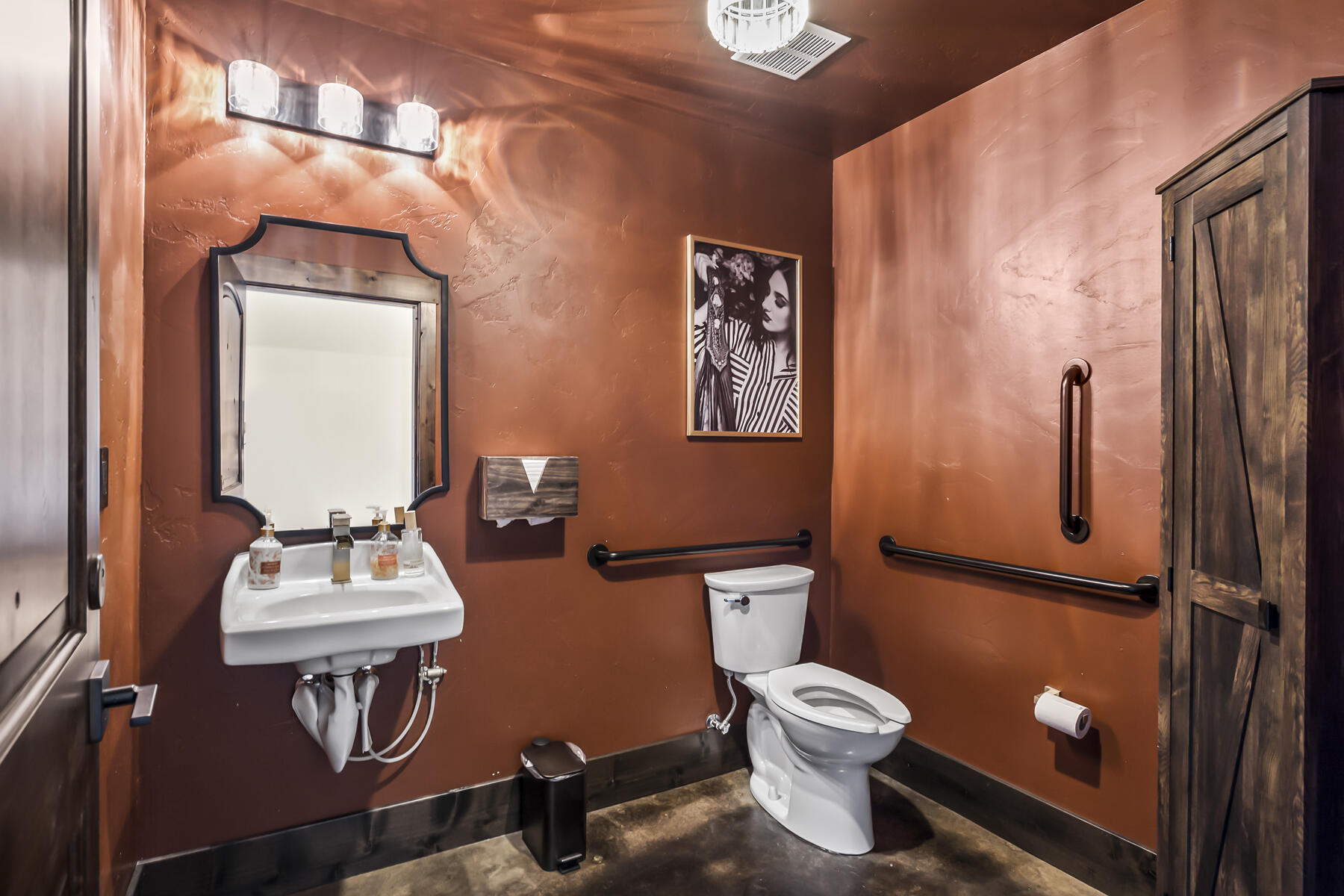 Townsite Of Laidlaw - Commercial Sale