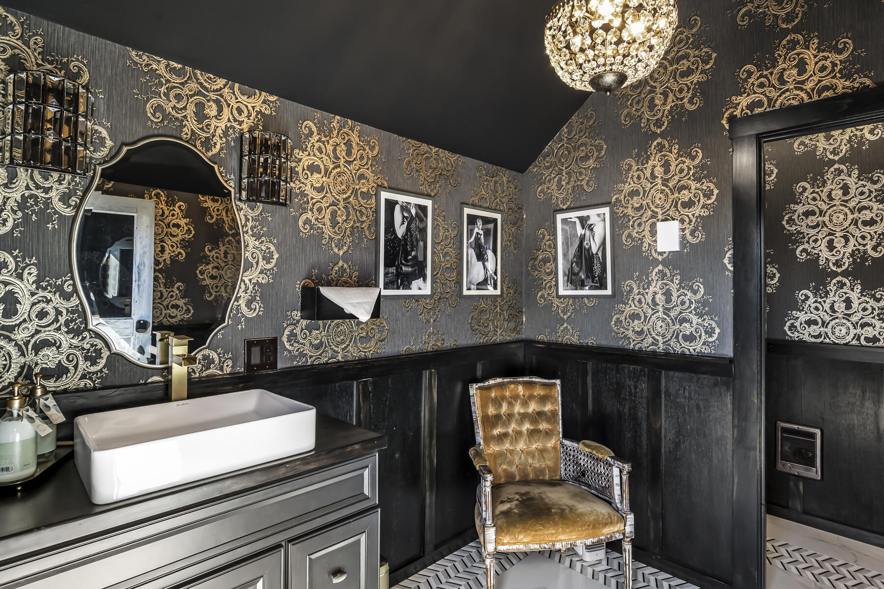 Townsite Of Laidlaw - Commercial Sale