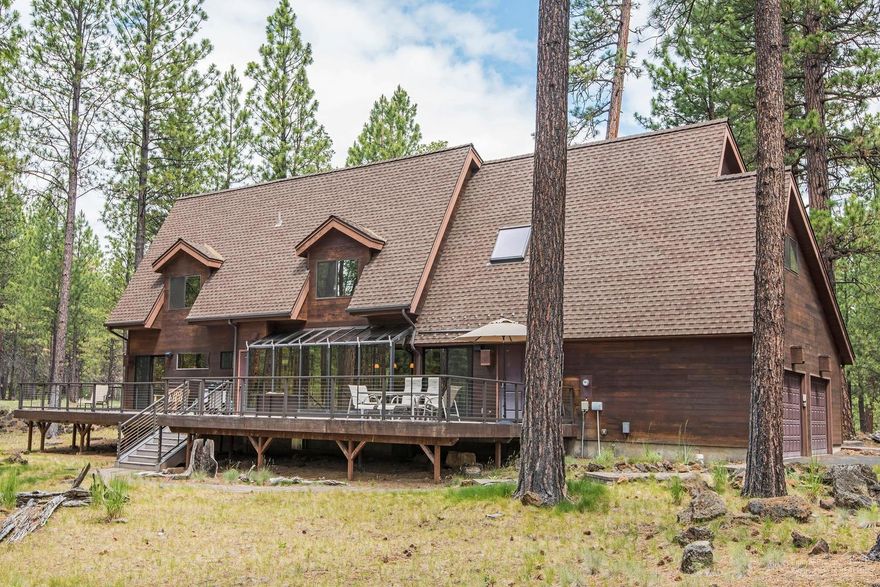 Stunning home located at the edge of National Forest. Home completely remodeled and upgraded within last seven years. Beautiful Kitchen, large open spaces in great room and finished basement. Tons of space to entertain friends and family. Large back deck looking out to the National Forest. Neighboring lot is unbuilt, Privacy at its best.