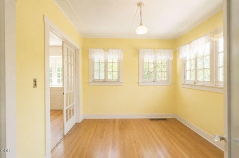 Tiny photo for 708 Park Avenue, Medford, OR 97501 (MLS # 220227411)