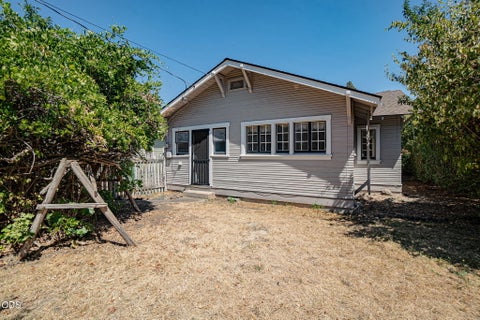 Tiny photo for 708 Park Avenue, Medford, OR 97501 (MLS # 220227411)