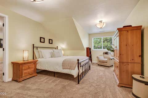 Tiny photo for 159 Princeville Drive, Eagle Point, OR 97524 (MLS # 220226909)