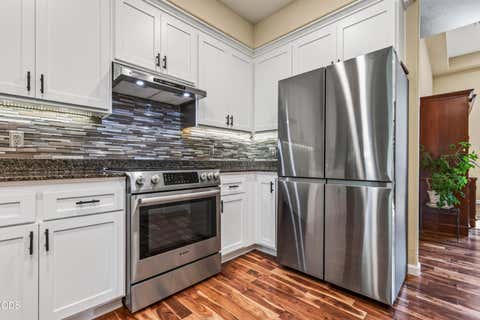 Tiny photo for 159 Princeville Drive, Eagle Point, OR 97524 (MLS # 220226909)