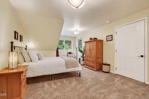Tiny photo for 159 Princeville Drive, Eagle Point, OR 97524 (MLS # 220226909)