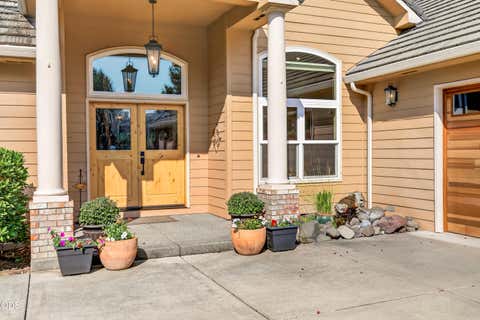Tiny photo for 159 Princeville Drive, Eagle Point, OR 97524 (MLS # 220226909)