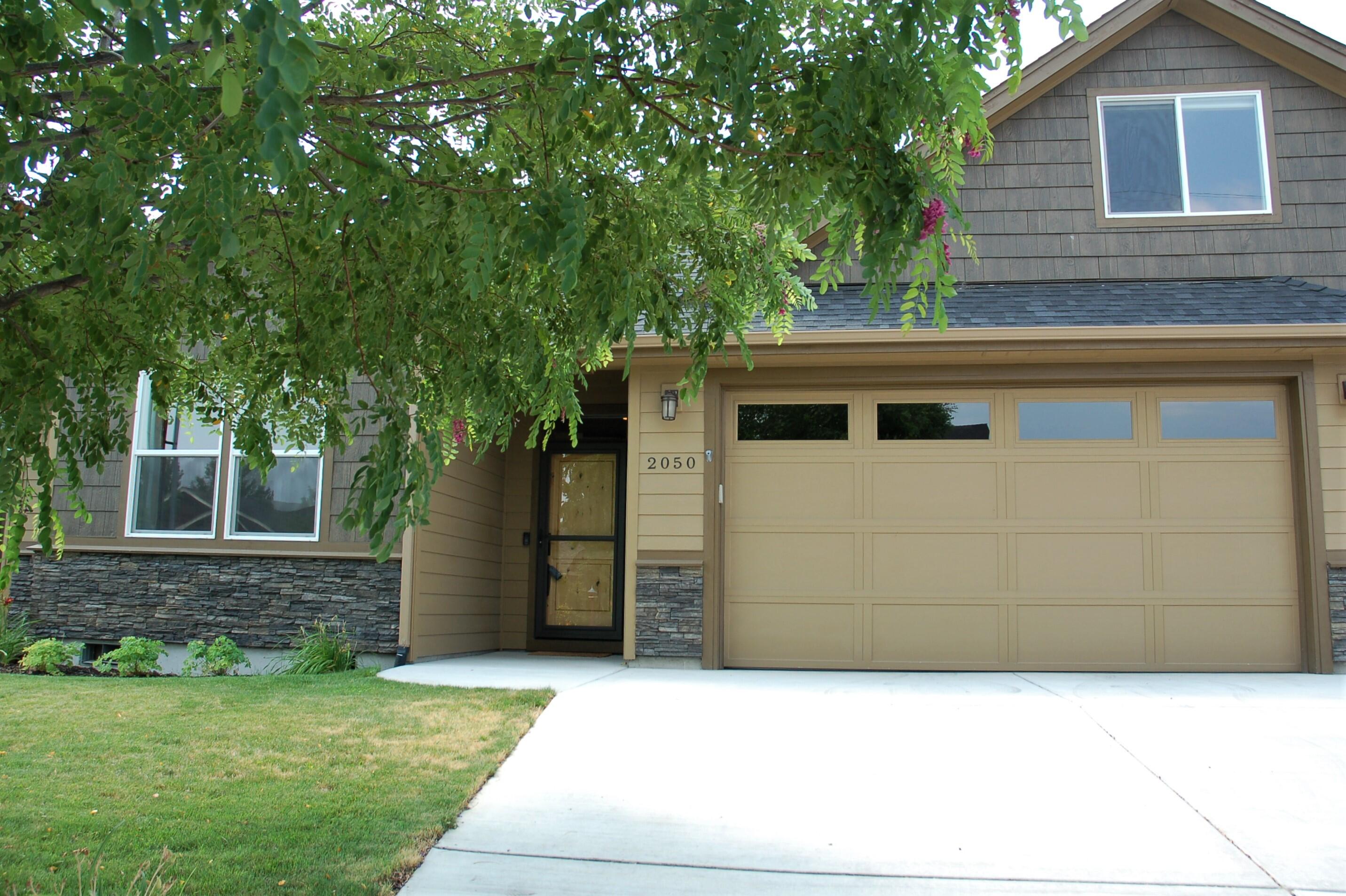 Rimrock Park Place - Residential