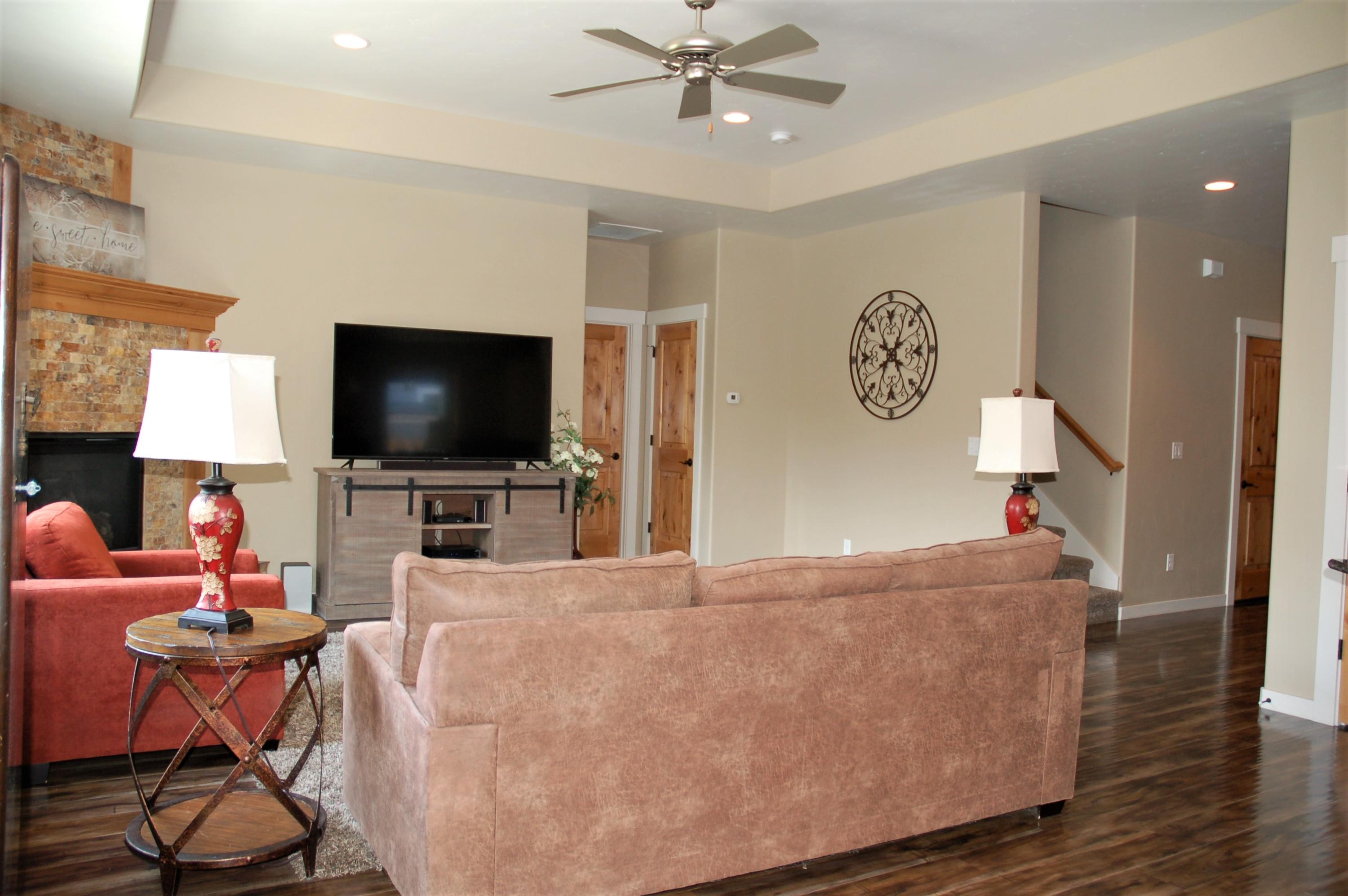 Rimrock Park Place - Residential