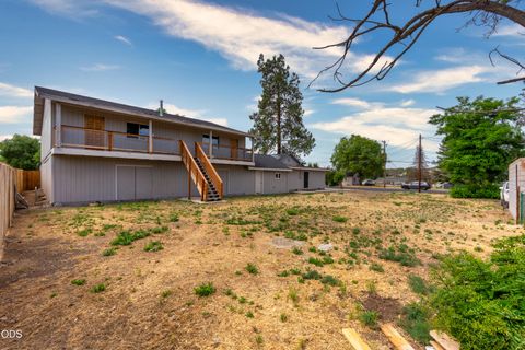 Tiny photo for 575 SW Madison Street, Madras, OR 97741 (MLS # 220223781)