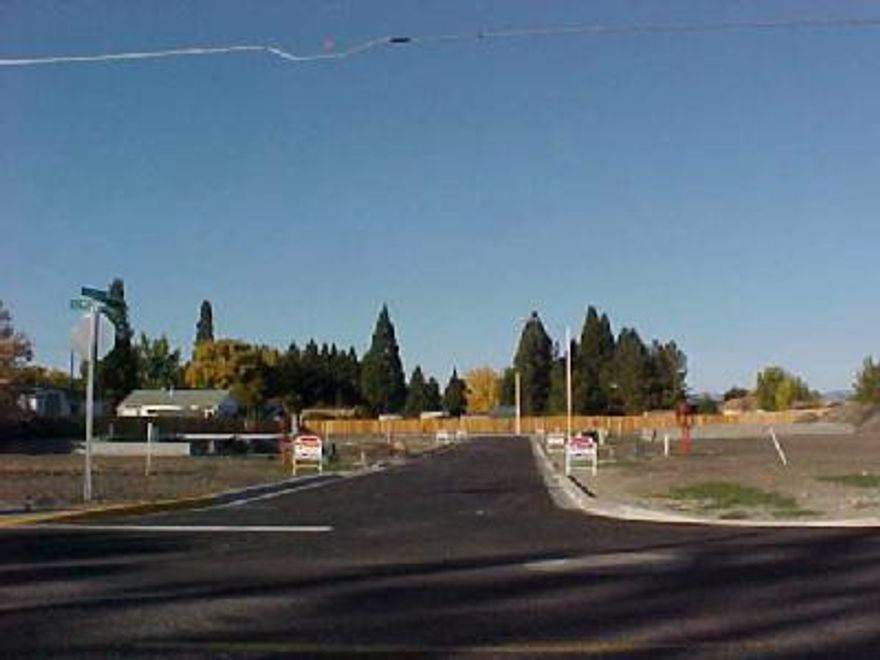 Fantastic opportunity here! Bring your builders. This 10 lot subdivision will be filled with prestigeous 2 story homes. Located on a quiet cul-de-sac near desirable Forest Glen Subdivision in Central Point School District 6. There are no association dues. Lots are approximately 7000 sq. ft. lots. Lot home packages available also.